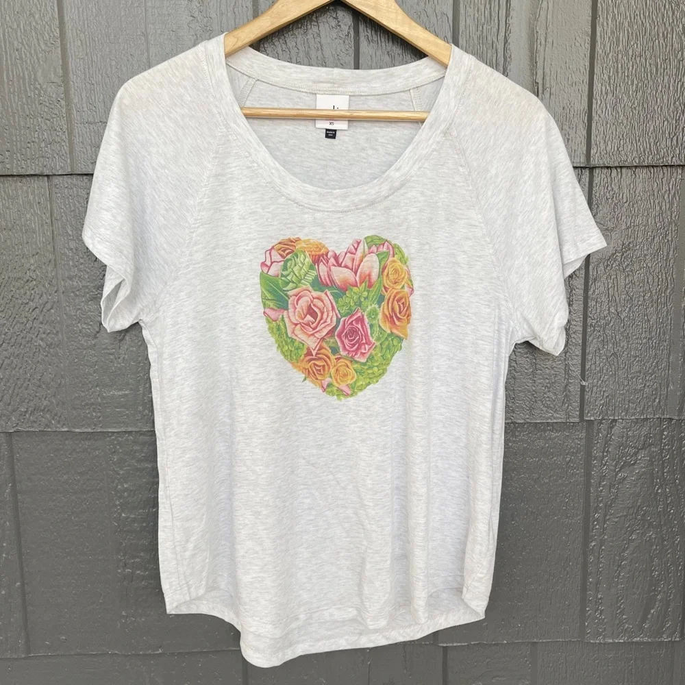 CAbi Botanicals Floral Heart Scoop Neck Short Sleeve T-shirt - Picture 7 of 10